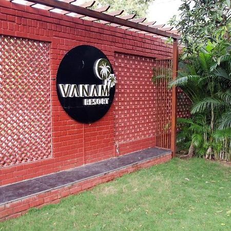 Vanam Resort Hyderabad Exterior foto