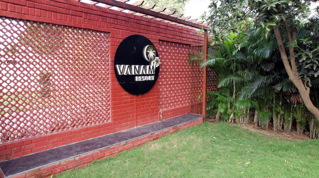 Vanam Resort Hyderabad Exterior foto