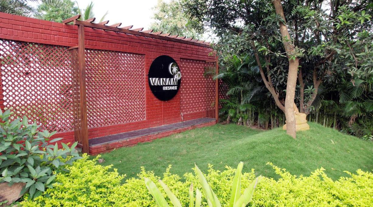 Vanam Resort Hyderabad Exterior foto